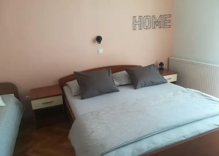Snjezana Πανσιόν 3*